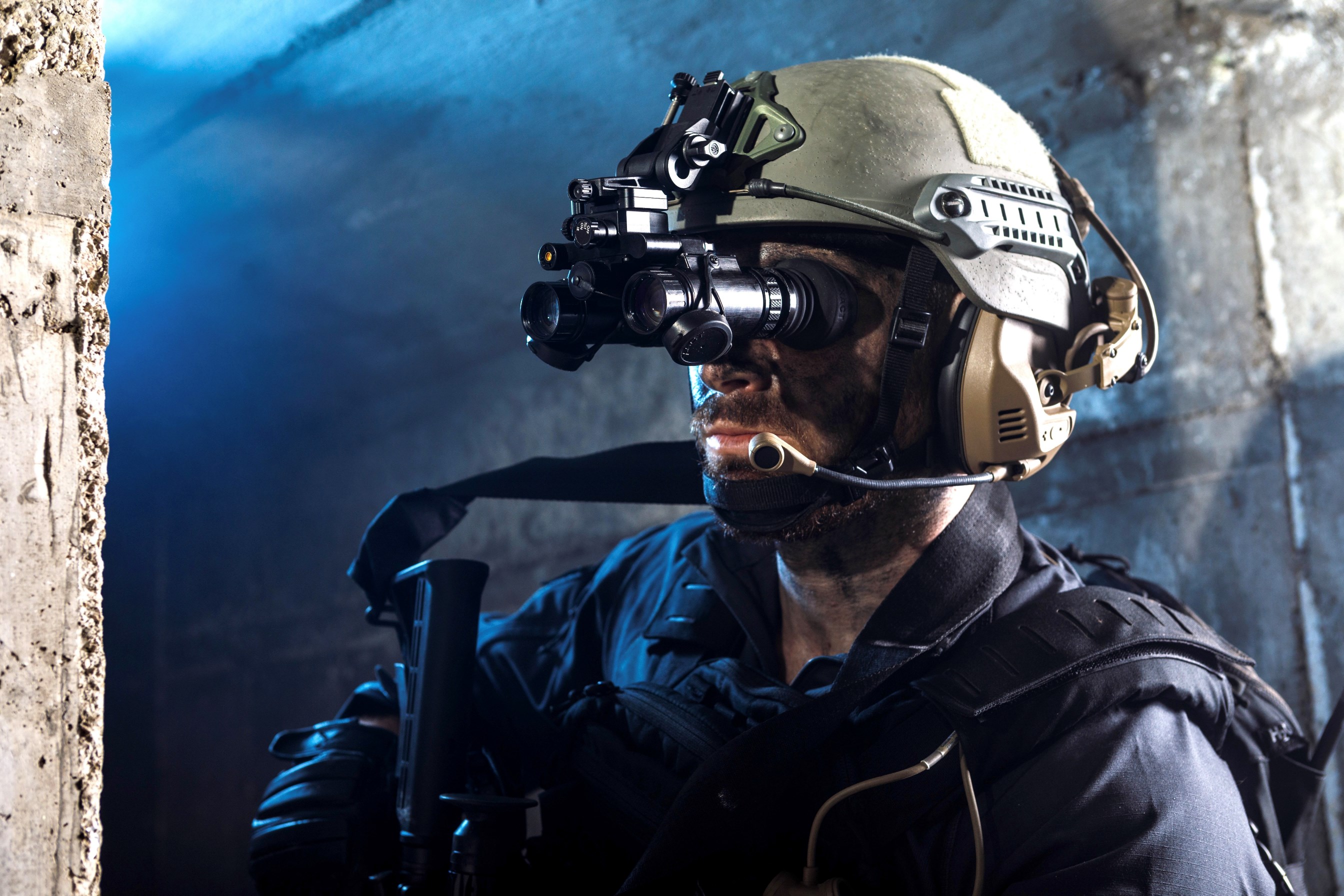 A solider wearing night vision goggles manufactured by Elbit Systems