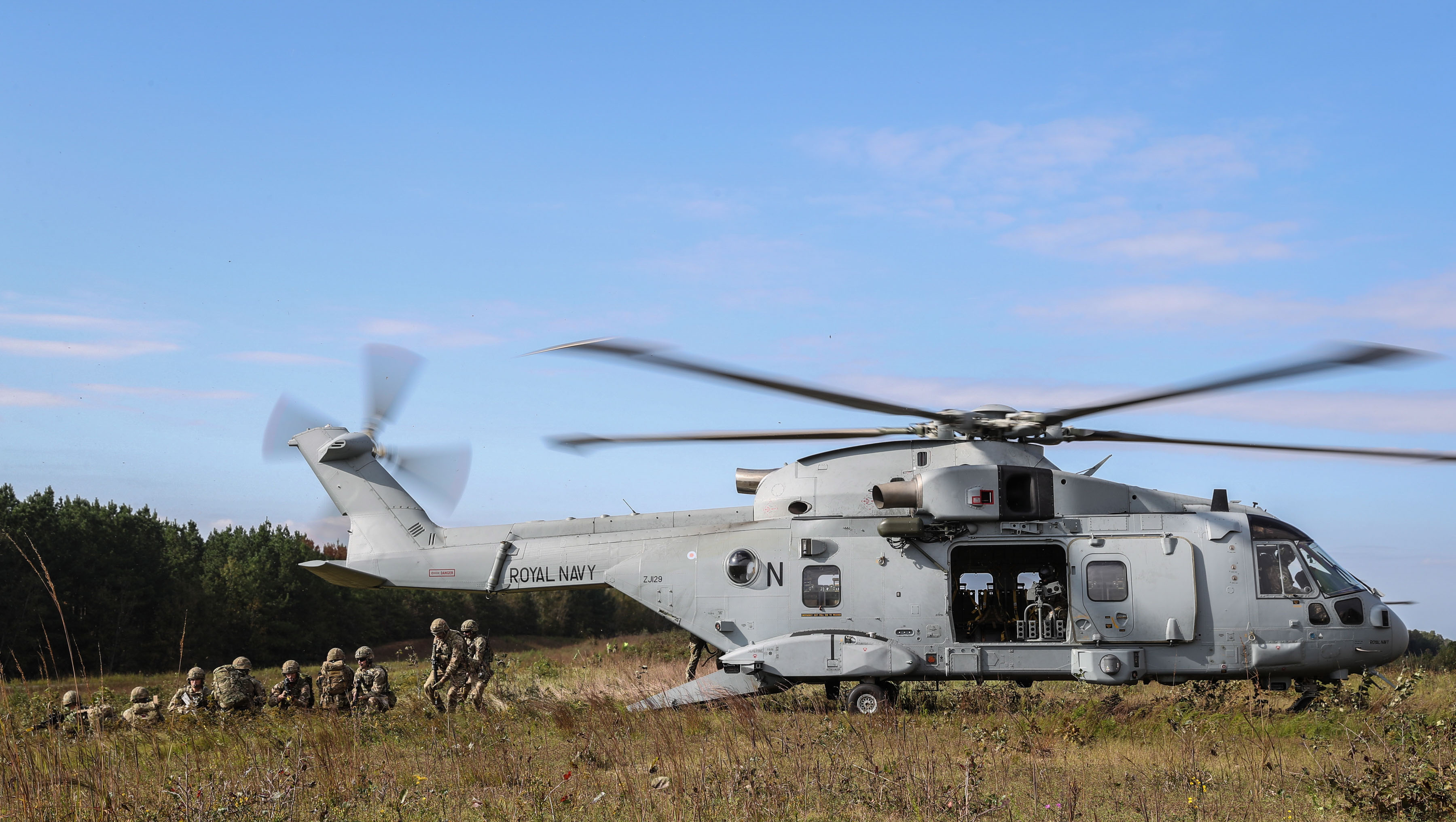 HeliHub.com : Merlin upgrade extends life of Royal Navy helicopter to ...